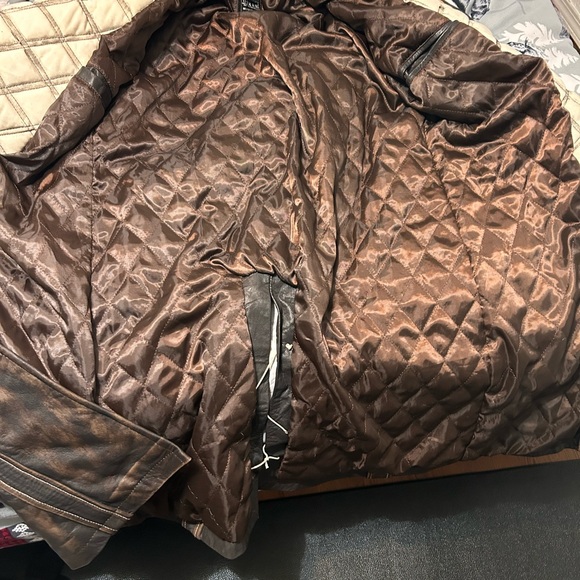 Classic Brown Leather Aviator Jacket with Shearling Collar - Picture 2 of 3